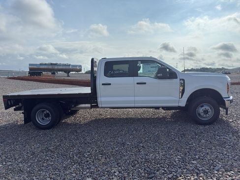 New 2025 Ford F350 XL w/ XL Chrome Package image 4