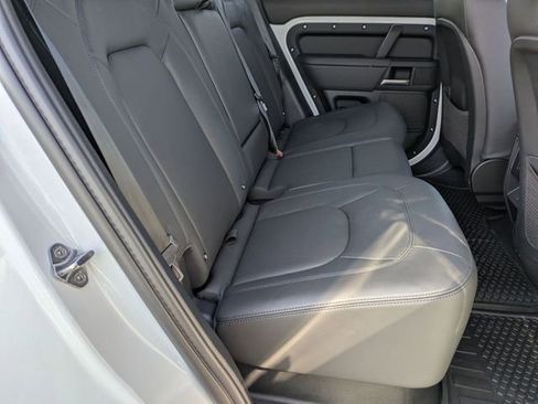 New 2026 Land Rover Defender 110 X-Dynamic SE image 17