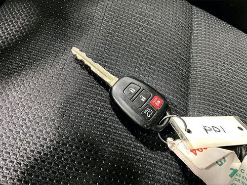 Used 2016 Toyota RAV4 XLE image 11