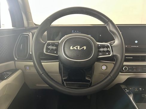 Used 2025 Kia Sorento S w/ Panoramic Sunroof Package AWD/4WD image 5