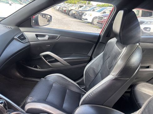 Used 2016 Hyundai Veloster Turbo FWD image 11