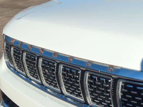 Used 2022 Jeep Grand Wagoneer Series III w/ Rear Seat Video Group 1 image 32