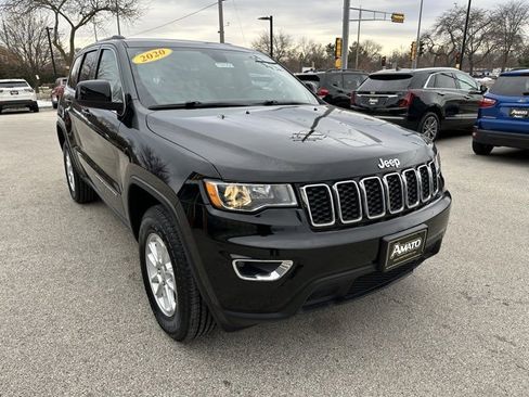 Used 2020 Jeep Grand Cherokee Laredo image 4