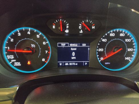 Used 2023 Chevrolet Traverse LS image 23