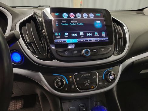 Used 2017 Chevrolet Volt LT w/ Comfort Package image 15