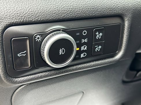 Used 2023 Ford Explorer XLT w/ Equipment Group 202A image 13