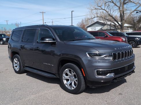 Used 2023 Jeep Wagoneer 4WD image 4