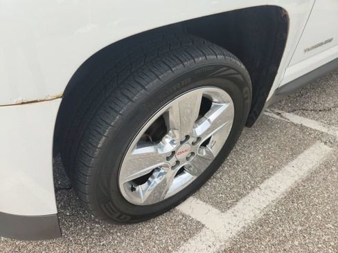 Used 2015 GMC Terrain SLT AWD/4WD image 2