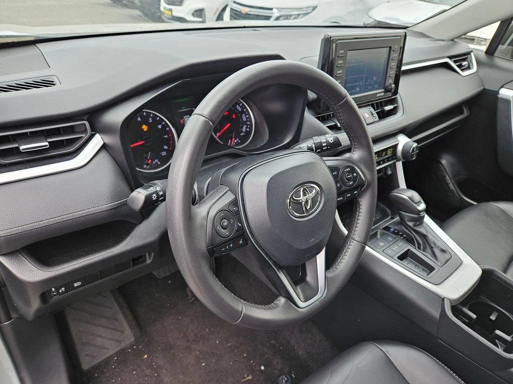 Used 2022 Toyota RAV4 XLE Premium FWD image 21