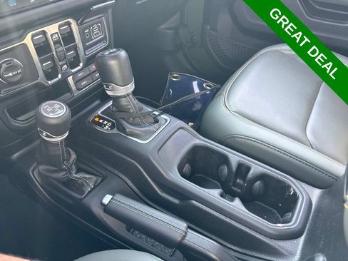 Used 2024 Jeep Wrangler High Altitude AWD/4WD image 19