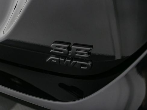Used 2024 Toyota Camry SE image 10