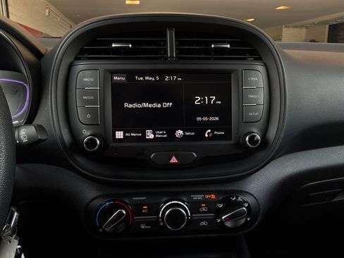 Used 2025 Kia Soul LX w/ LX Technology Package FWD image 24