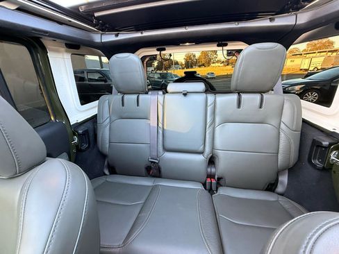 Used 2024 Jeep Wrangler High Altitude AWD/4WD image 35
