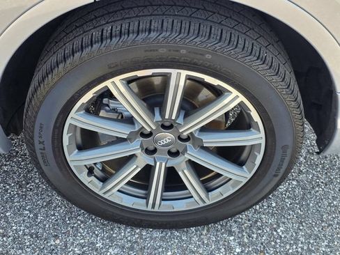 Used 2019 Audi Q7 3.0T Premium Plus w/ Premium Plus Package AWD/4WD image 45