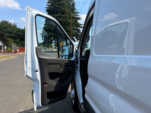 Used 2023 Ford Transit 250 Medium Roof AWD image 17