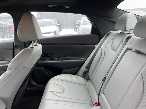 Used 2025 Hyundai Elantra Limited image 41