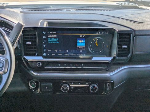 Used 2024 Chevrolet Silverado 3500 LT image 17