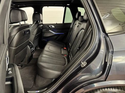 Used 2021 BMW X5 M50i AWD/4WD image 37