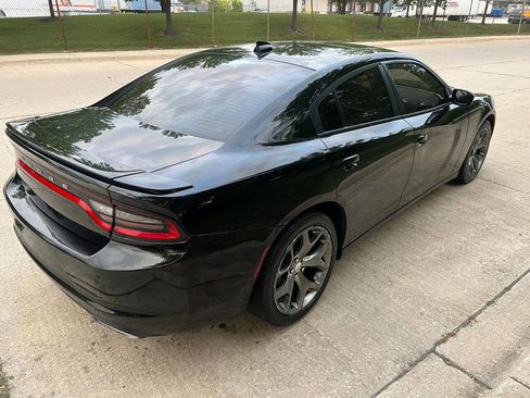 Used 2015 Dodge Charger SXT image 17
