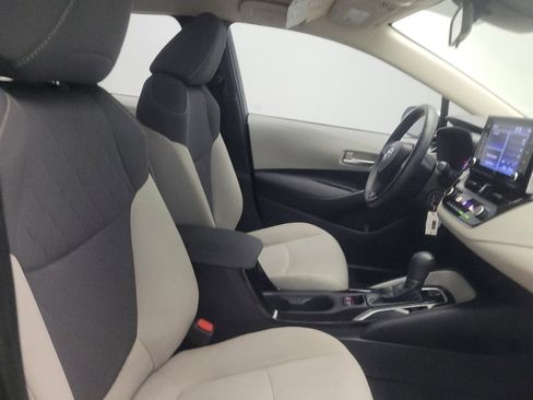 Used 2021 Toyota Corolla LE image 21