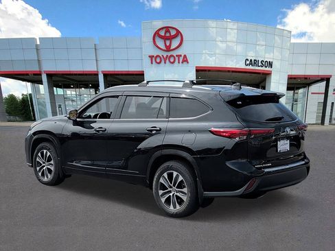 Used 2021 Toyota Highlander XLE image 5