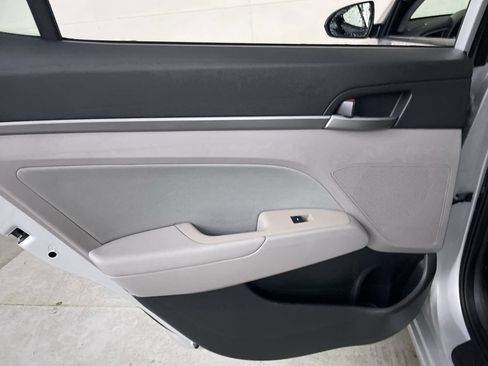 Used 2018 Hyundai Elantra SEL image 18