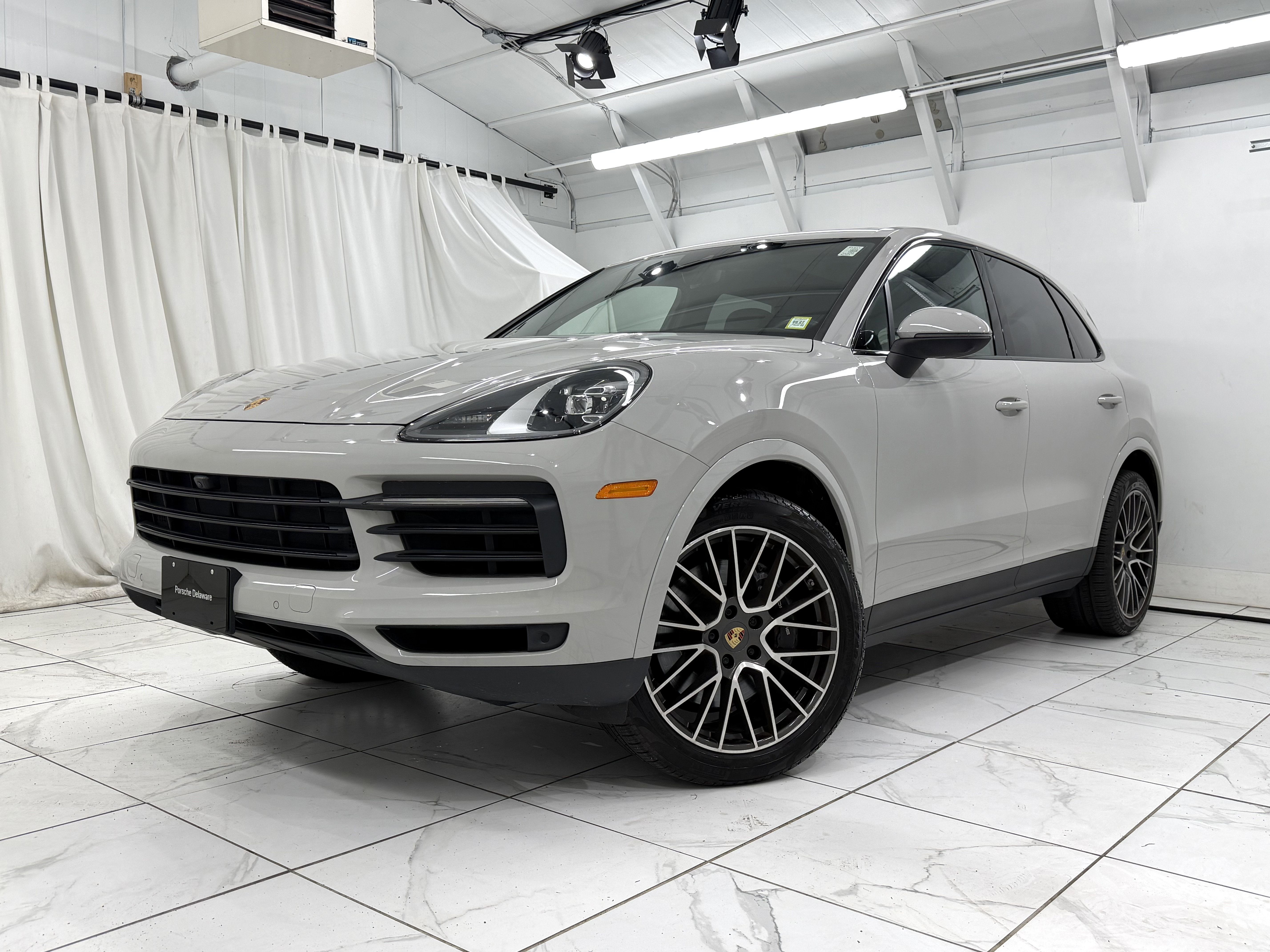 Certified 2023 Porsche Cayenne w/ Premium Package AWD/4WD image 7