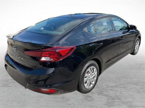 Used 2020 Hyundai Elantra SE w/ Cargo Package (C1) FWD image 3