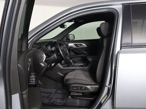 Used 2023 Chevrolet Traverse LT w/ Midnight/Sport Edition image 26