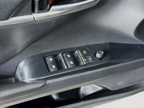 Used 2018 Toyota Camry LE FWD image 15