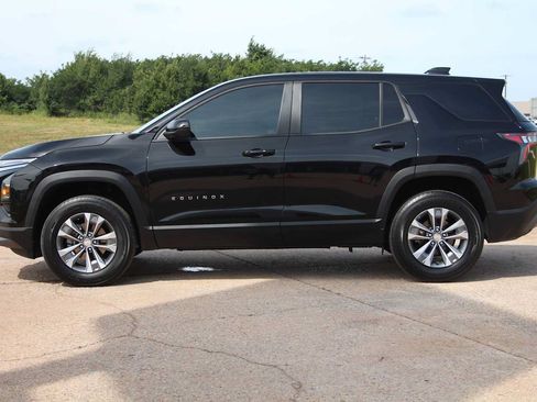 Used 2026 Chevrolet Equinox LT FWD image 6