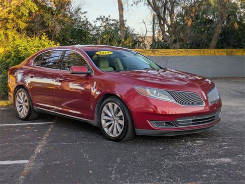 Used 2014 Lincoln MKS image 3