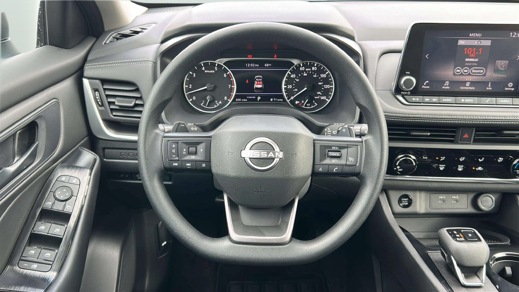 Used 2025 Nissan Rogue S FWD image 15