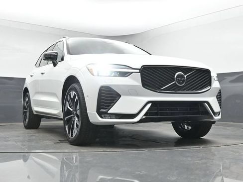 New 2026 Volvo XC60 B5 Plus w/ Protection Package Premier AWD/4WD image 38