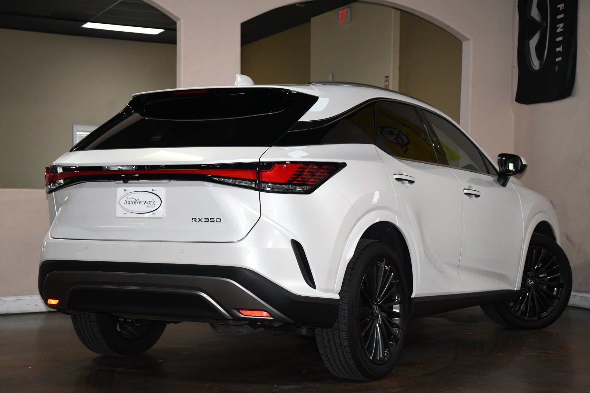 Used 2025 Lexus RX 350 Premium w/ Convenience Package FWD image 5