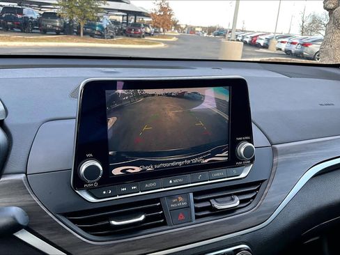 Used 2025 Nissan Altima 2.5 SV image 26