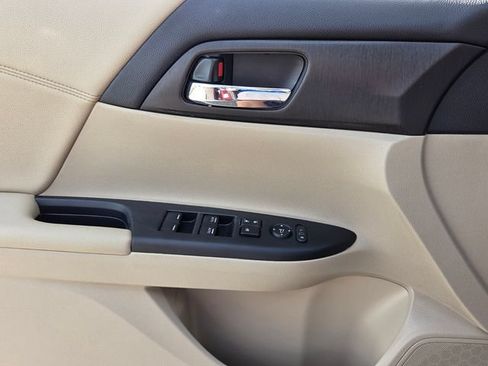 Used 2014 Honda Accord EX image 32