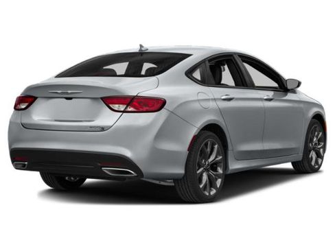 Used 2015 Chrysler 200 S w/ Comfort Group image 5
