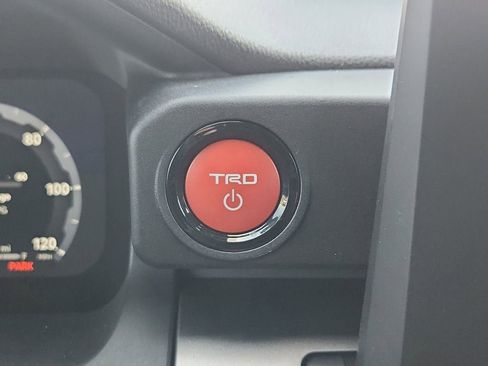 Used 2025 Toyota 4Runner TRD Off-Road AWD/4WD image 29