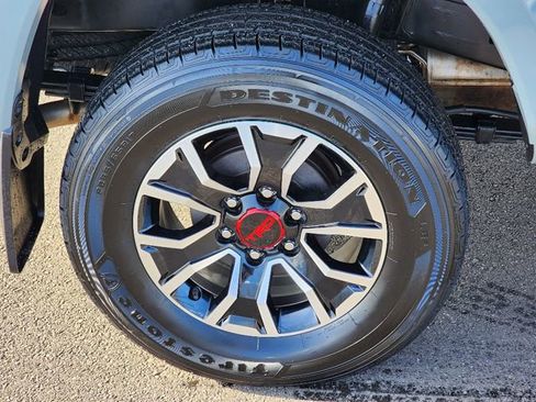 Used 2022 Toyota Tacoma TRD Sport w/ Technology Package image 12