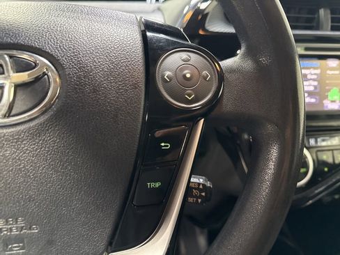 Used 2019 Toyota Prius C image 11