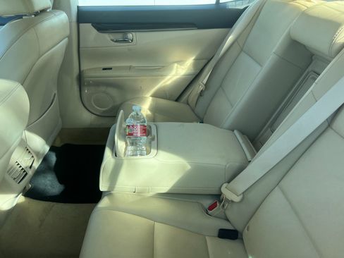 Used 2013 Lexus ES 350 350 w/ Premium Pkg image 12