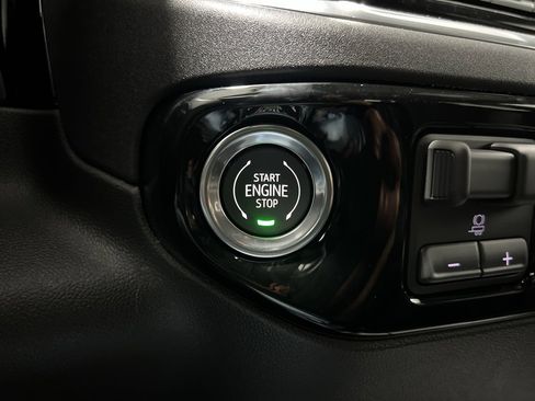 New 2026 GMC Sierra 1500 SLE image 15