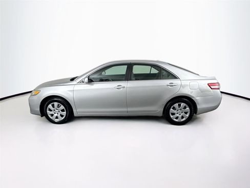 Used 2011 Toyota Camry image 11