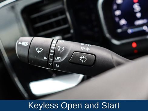 Used 2025 Chevrolet Silverado 2500 LT w/ Convenience Package image 27