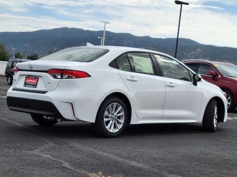 Used 2023 Toyota Corolla LE w/ LE Convenience Package FWD image 28