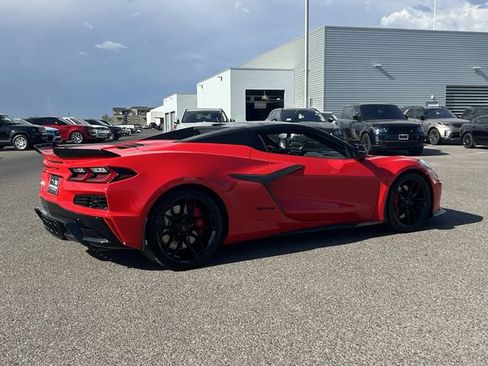 Used 2025 Chevrolet Corvette Z06 w/ Stealth Interior Trim Package RWD image 25