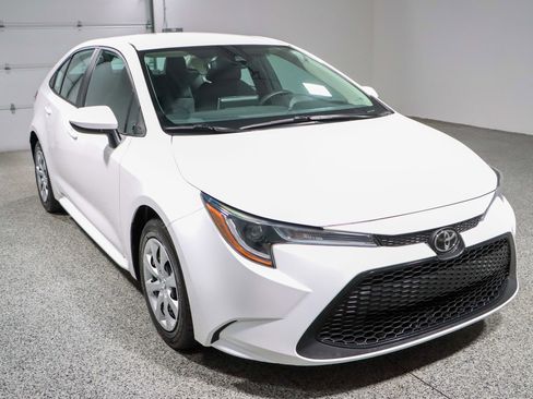Used 2021 Toyota Corolla LE FWD image 5