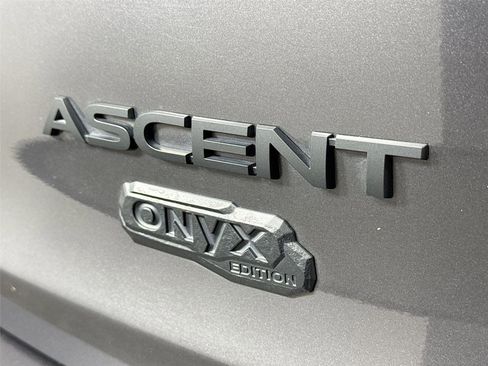 Used 2024 Subaru Ascent Onyx Edition image 11