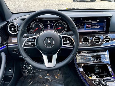 Used 2019 Mercedes-Benz E 300 w/ Premium 1 Package image 5